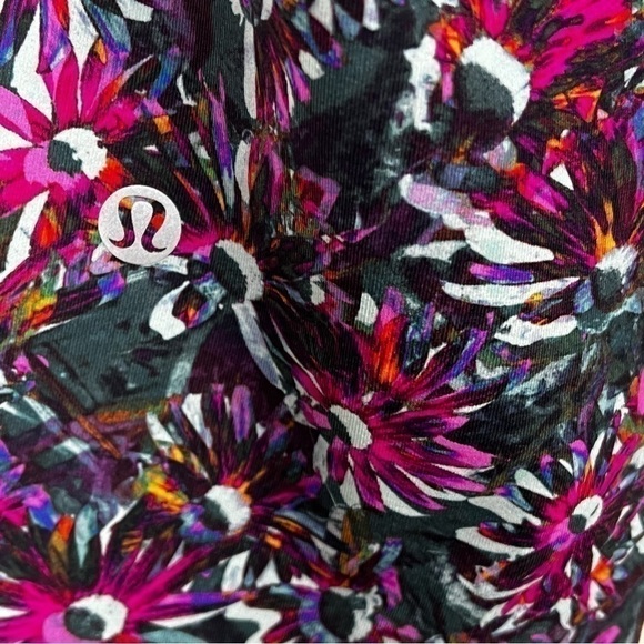 EUC Lululemon | Swift Speed High-Rise Crop 21" Size 8 - Picture 9 of 11